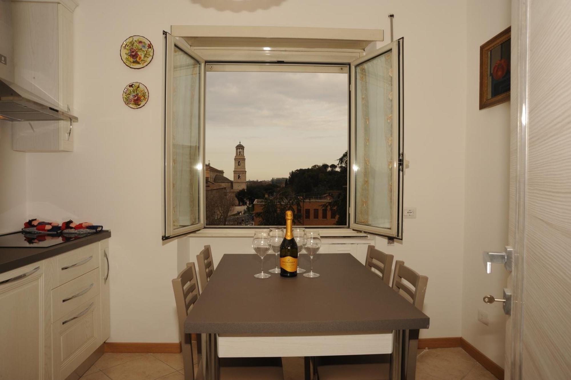 Francis House Roma